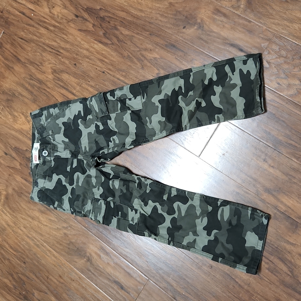 NEW Boys Levi’s 514 Straight Leg Camo Cargo Jeans Size 7